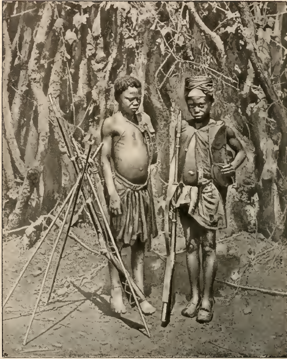 Ndong tchi la or male concubines of soldiers undr the Sandeh Sudan Negroes