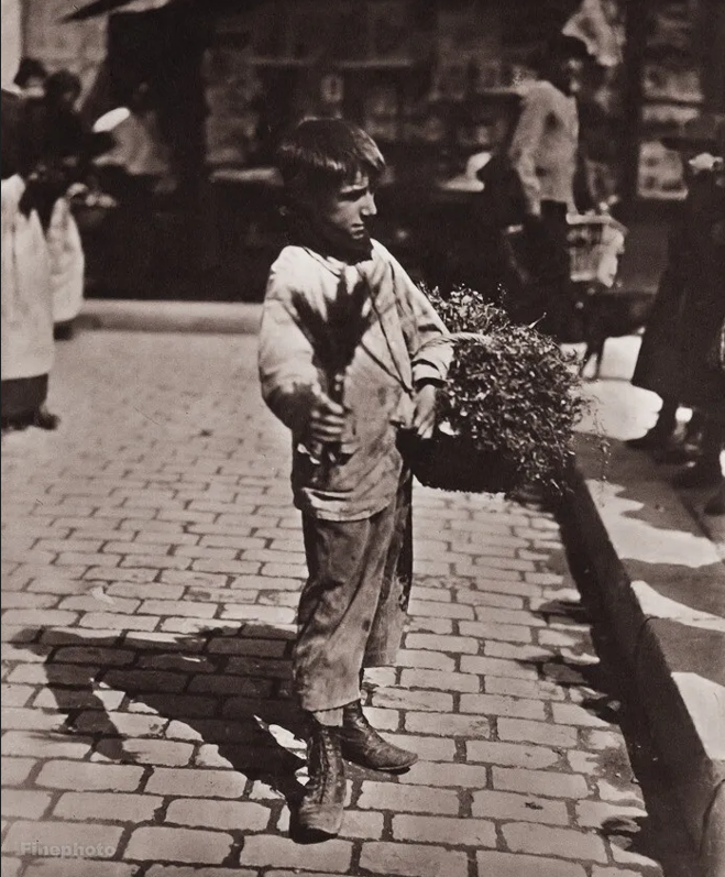 13 a024 selling flowers on street Paris 1898